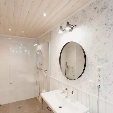 بيت للعطل Vase *