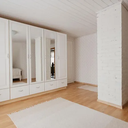 بيت للعطل Vase *