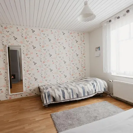 Vase بيت للعطل *